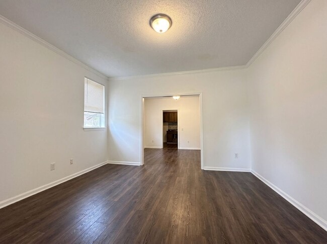 Building Photo - Charming 4BR Home with Large Yard