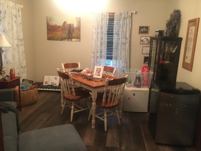 Building Photo - 4950 Elm St