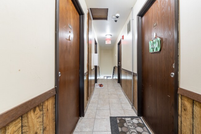 Building Photo - 7512 N Granville Rd