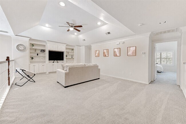 Building Photo - 2011 Spring Cedar Ln