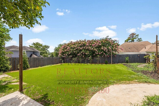 Building Photo - 5924 Big Oak Dr