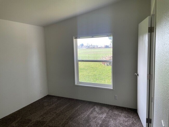 Building Photo - Country Living in Junction City – 3 Bed / 2 Bath Home Available 2/3/2026