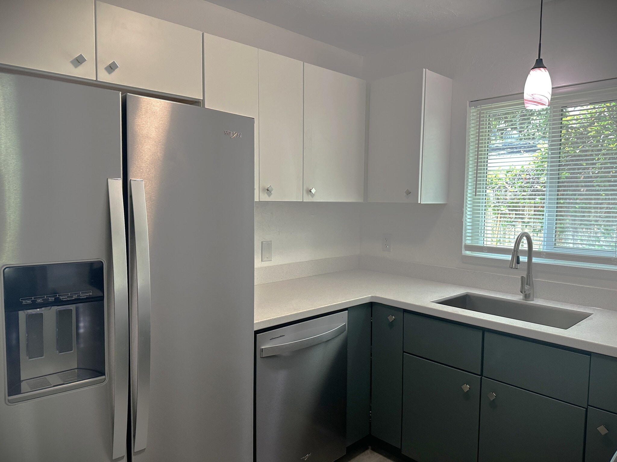 Building Photo - 2275 Hawthorne St