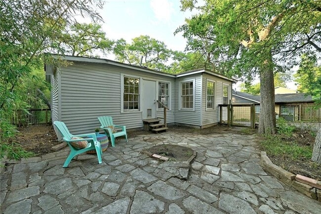 Building Photo - 3207 Breeze Terrace