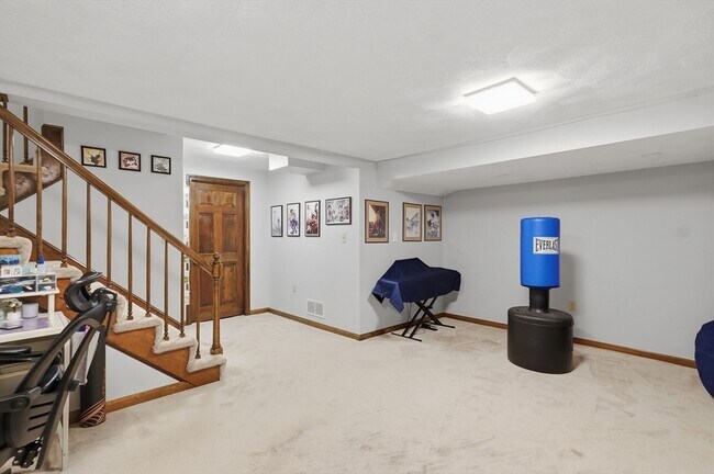 Building Photo - 852 Wellman Ave