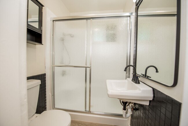 Building Photo - Beautiful 4 Bedroom Home in Garden Grove