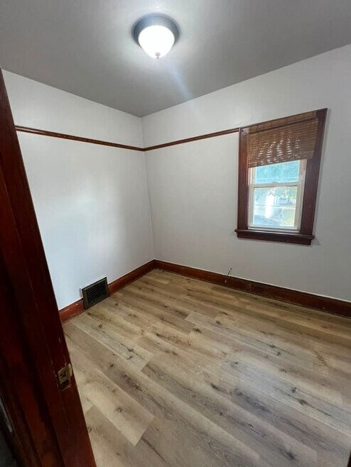 Building Photo - 5021 N 27th St