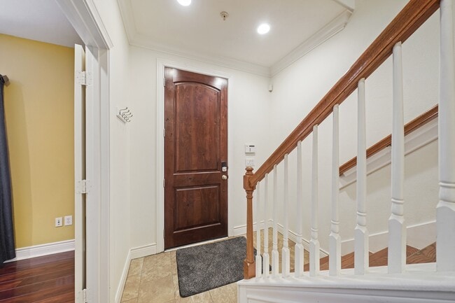 Building Photo - 1402 Wheeler Ave