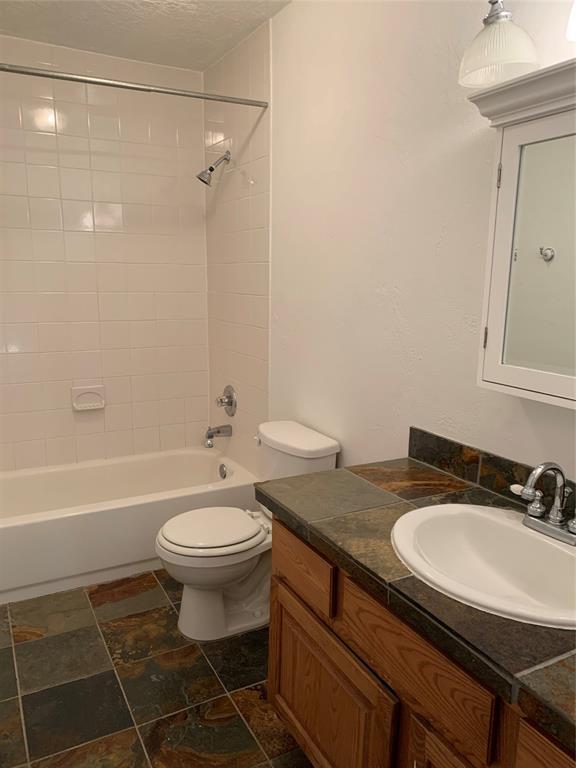 Building Photo - 73 Hickory Oak Dr
