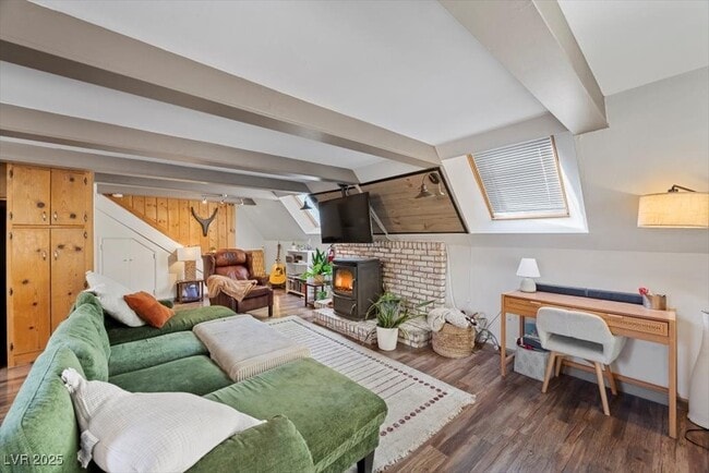 Building Photo - 223 Rainbow Canyon Blvd