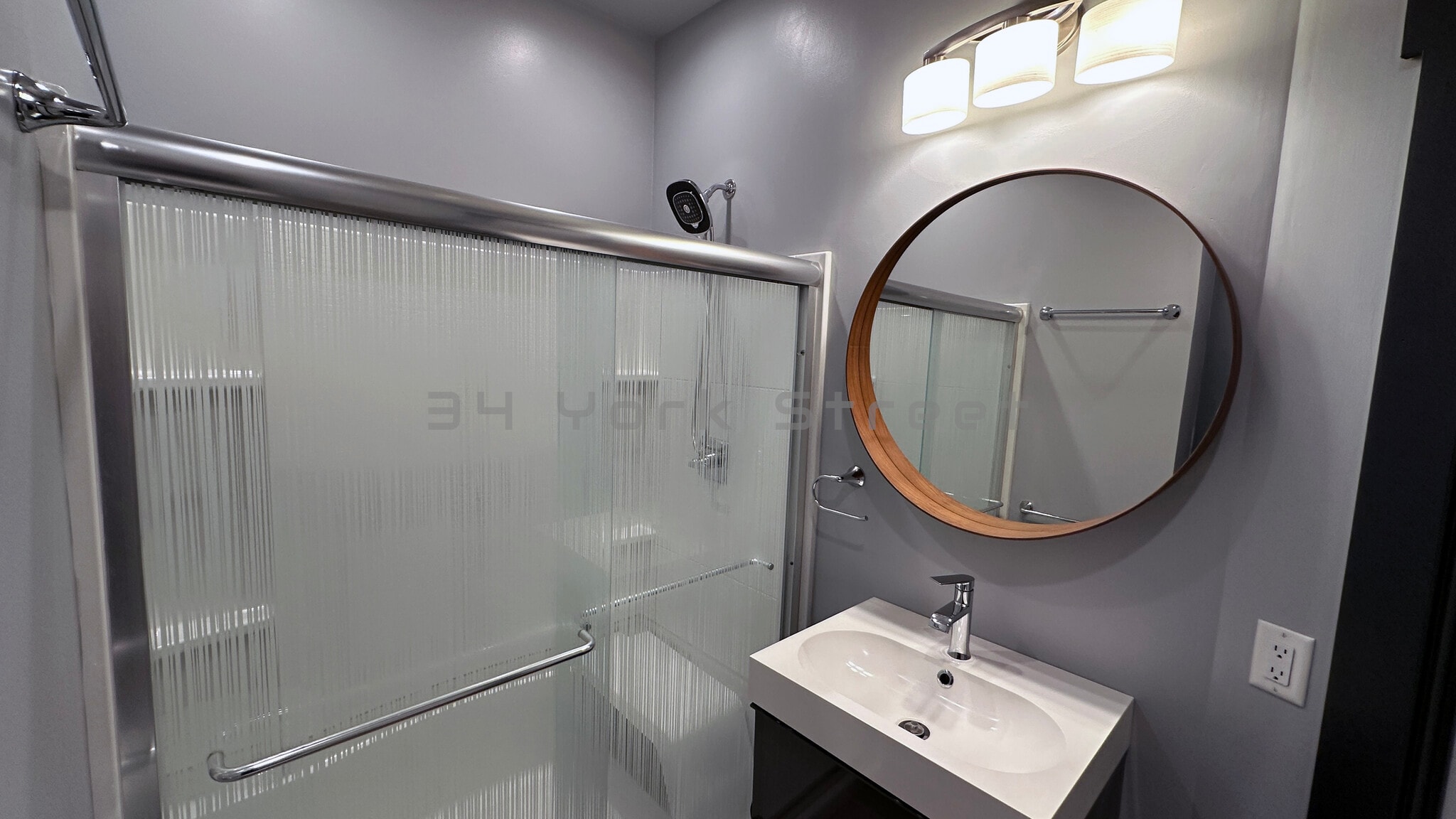 Building Photo - 34 York St