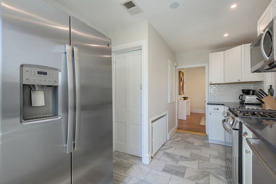 Building Photo - 1680 34th St NW