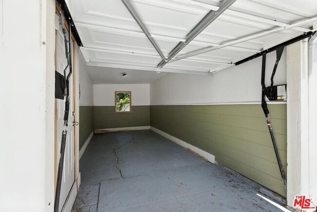 Building Photo - 2010 Glendon Ave