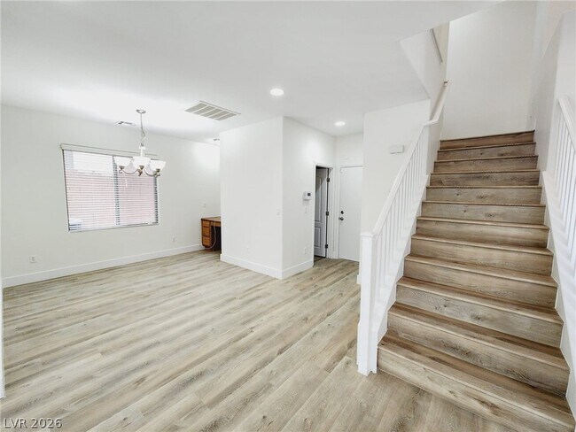 Building Photo - 7445 Calzado Dr