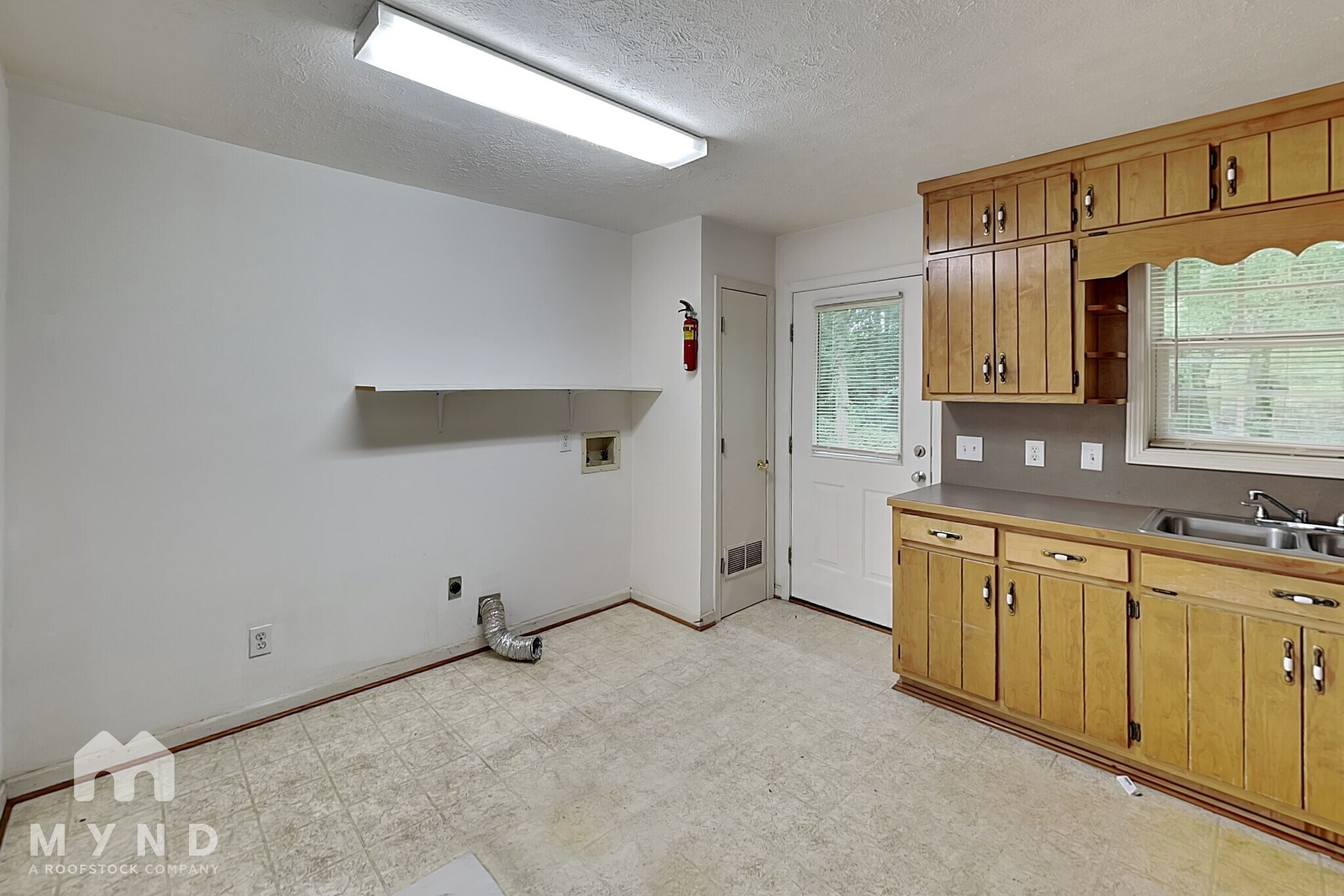 Building Photo - 2539 Park Dr