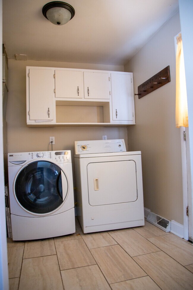 Building Photo - 516 s second ST