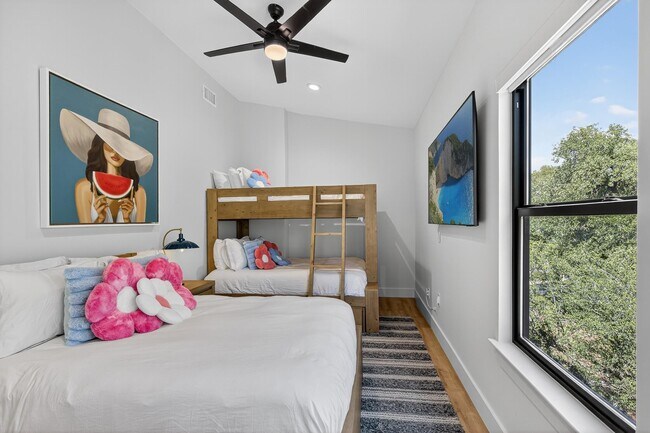 Building Photo - 820 Broken Arrow