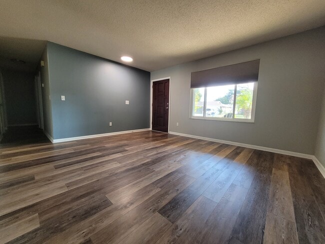 Building Photo - 4872 Lofty Pines Cir W