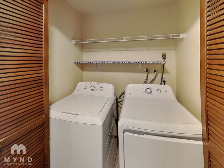 Building Photo - 218 10th St