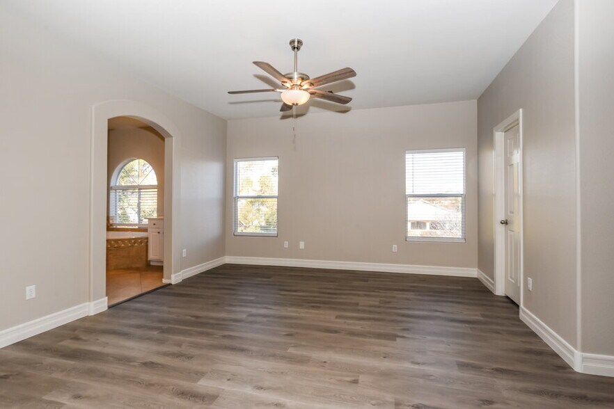 Building Photo - 5978 Genovese Ave