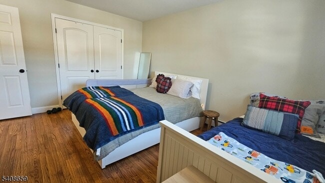 Building Photo - 201 Vail St