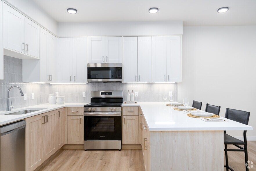 2BR, 2BA - 1,130 SF - Kitchen - Model A - Sunlight Orchards