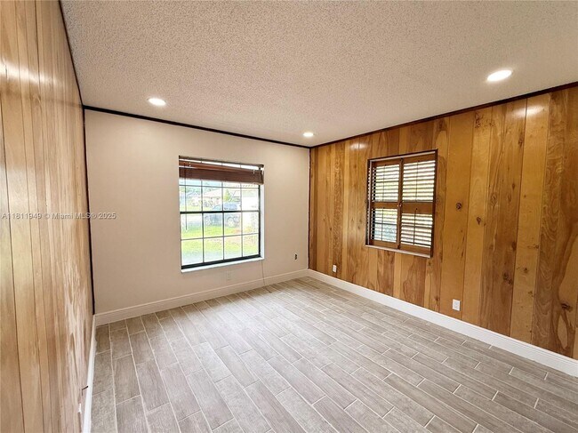 Building Photo - 9788 NW 3rd Manor