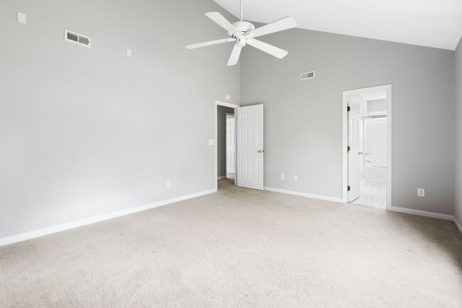 Building Photo - Available 6/9! Fabulous Home in Fantastic Location