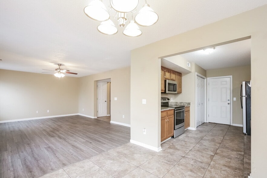 Building Photo - 468 Brookstone Dr