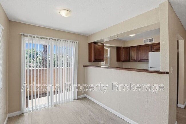 Building Photo - 607 W Rio Salado Pkwy