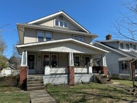 Building Photo - 346-346 E Kelso Rd
