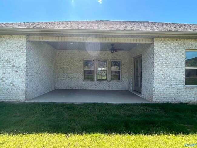 Building Photo - 7040 Regency Ln SE