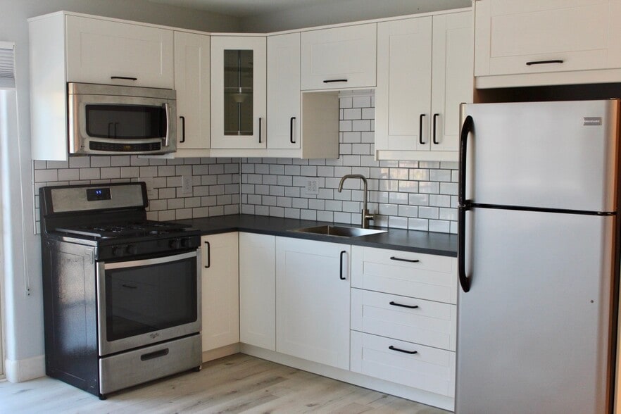 Kitchen - 2252 Cornell Dr