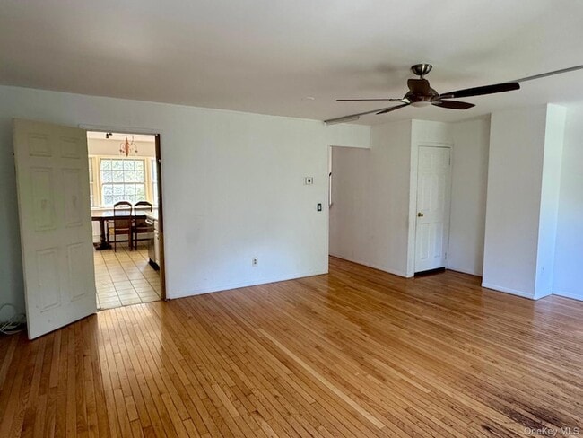 Building Photo - 56 Chaucer Ct