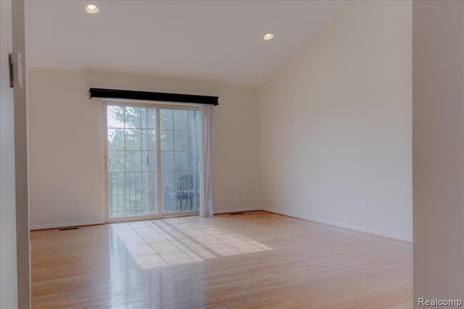 Building Photo - 45898 Grant Ct