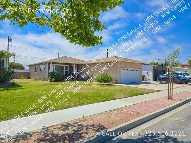 Primary Photo - 22621 Eastwood St