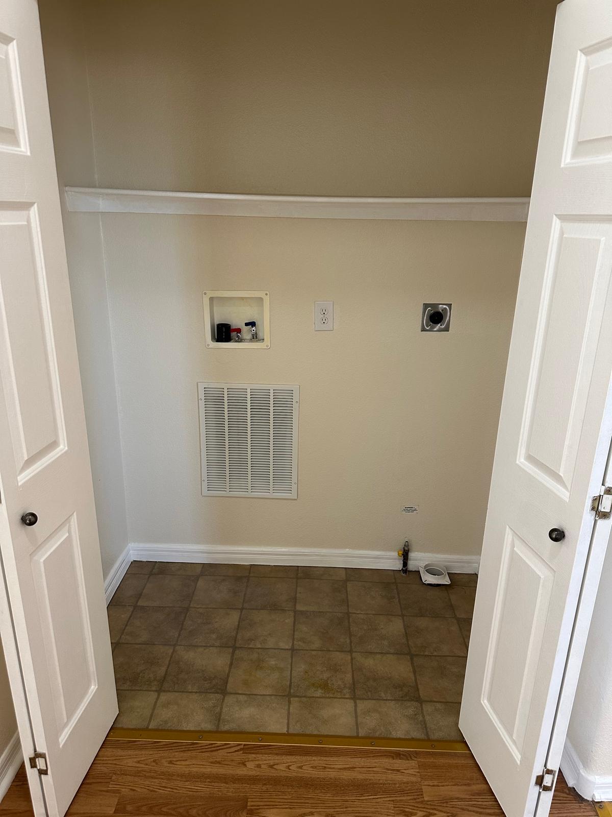 Building Photo - 2308 Rangeview Dr