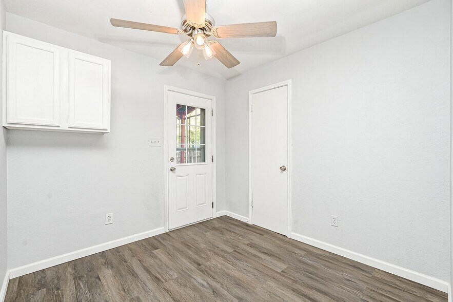Building Photo - 12215 Stoney Crossing