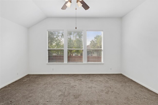 Building Photo - 250 Maeves Way