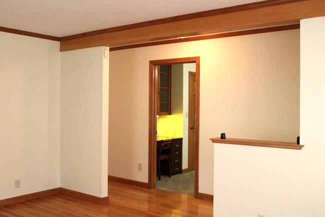 Building Photo - 1878 Riverside Dr