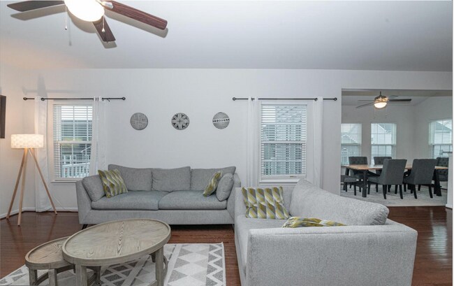 Building Photo - 1113 Long Farm Cir