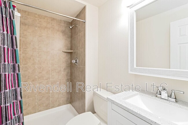 Building Photo - 9524 Las Colinas Dr