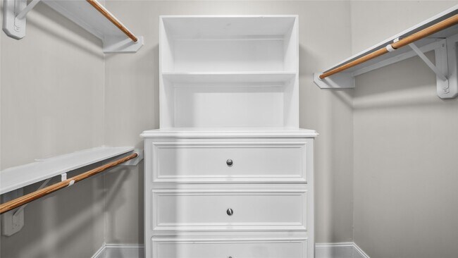 Building Photo - 1017 Howard Ln