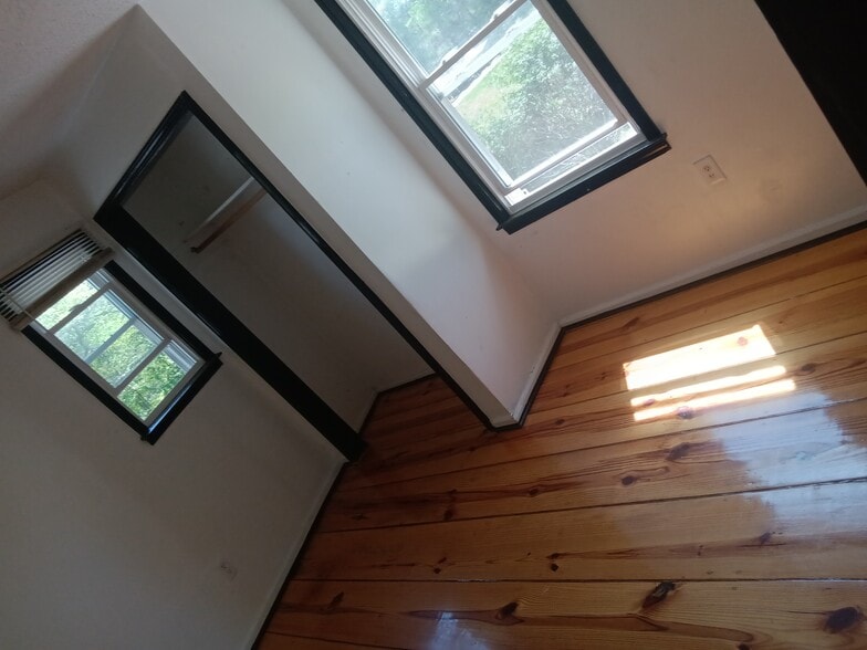 Building Photo - 166 Pleasant Ridge Rd