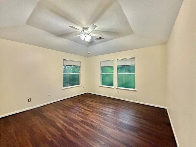 Building Photo - 105 S Spiral Vine Cir
