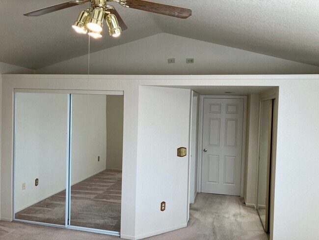 Building Photo - 1725 Branchwood Cir
