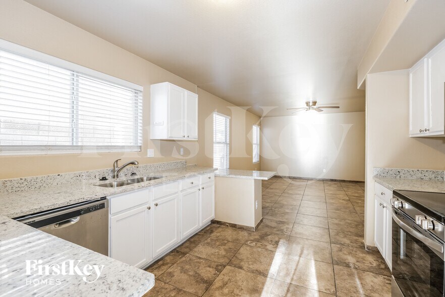 Building Photo - 7351 W Eva St