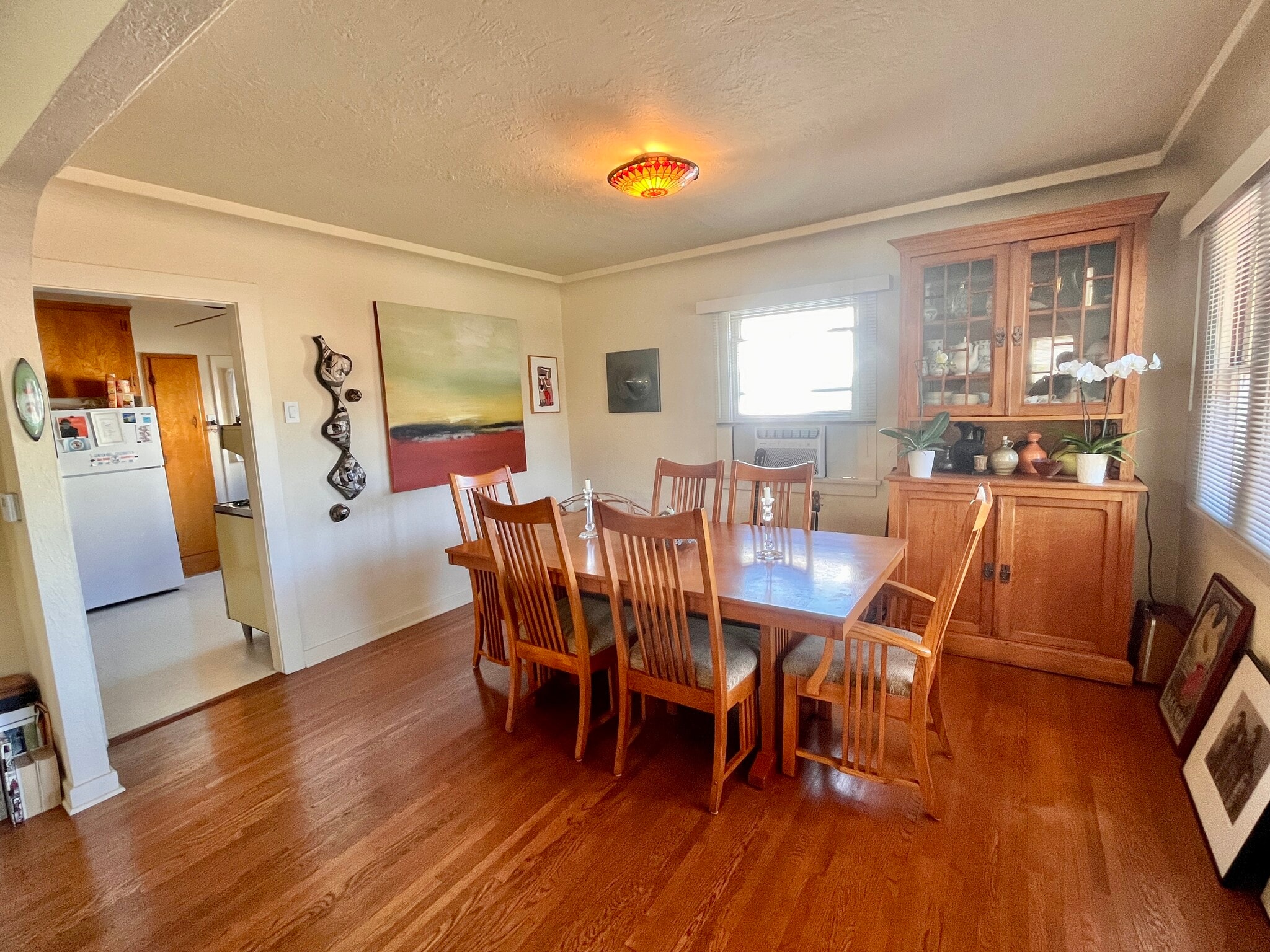 Building Photo - 1042 W 14th St