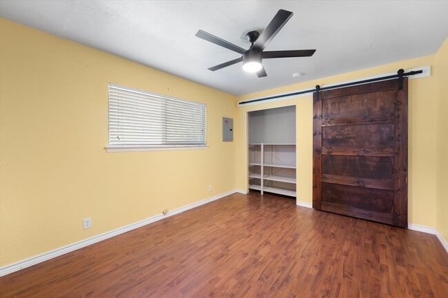 Building Photo - Kennedale Beauty