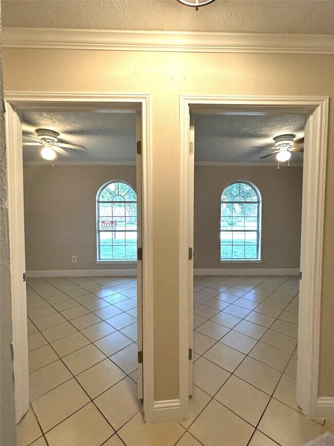 Building Photo - 2715 Spring Canyon Ct